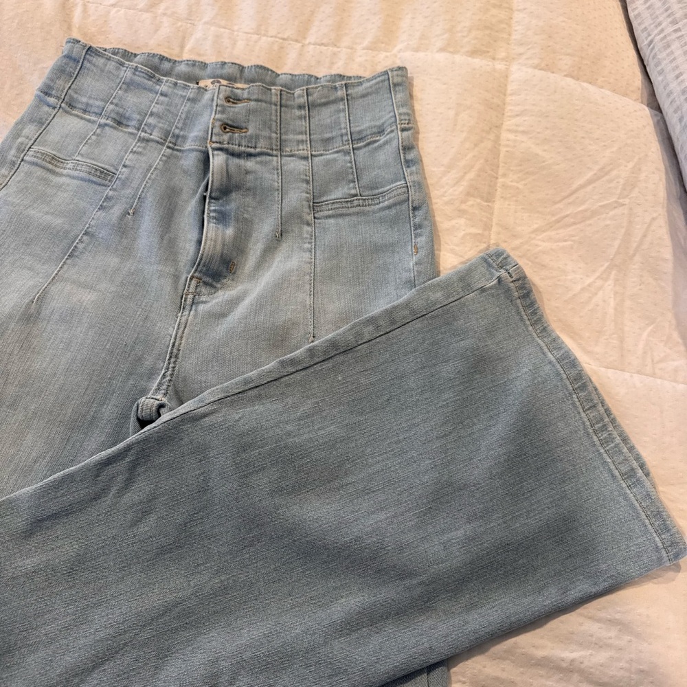 Light Blue High-Waisted Jeans